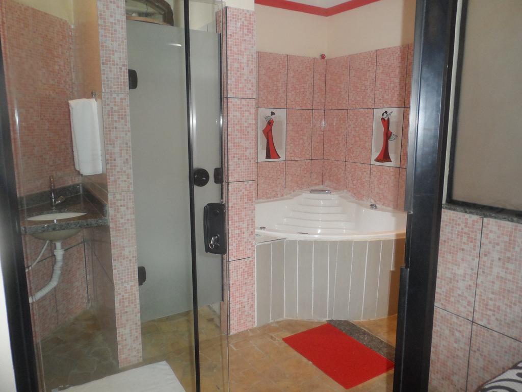 Quarto Duplo com Banheira